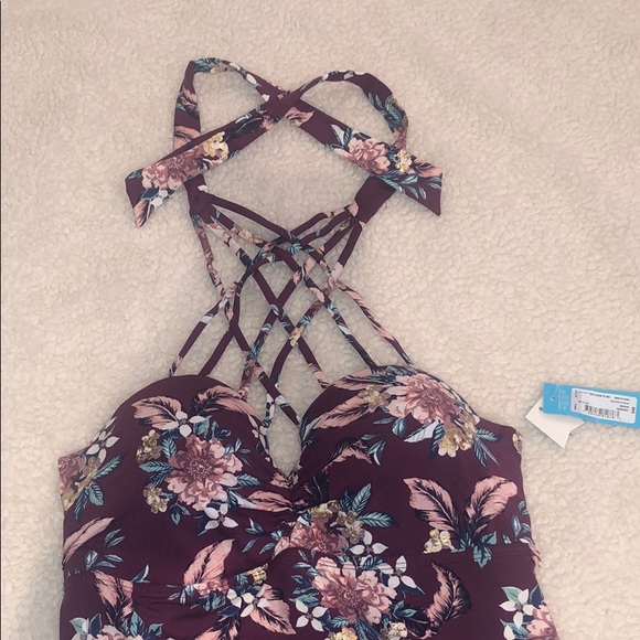 Ambrielle Swim top - Picture 2 of 16